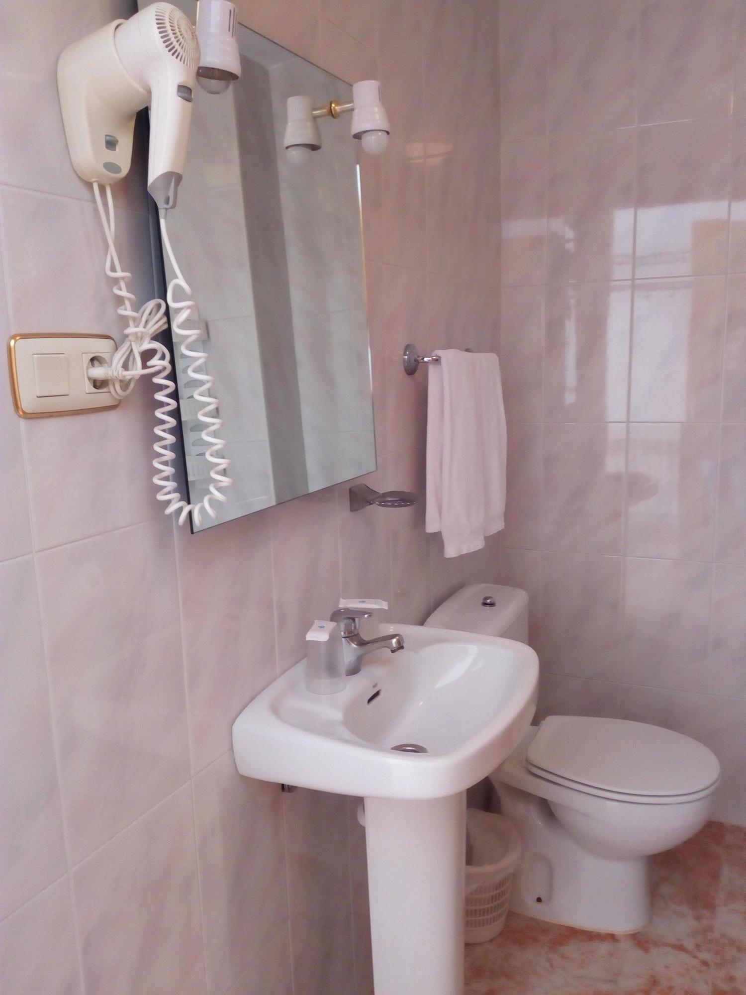 Hostal Rural Montual Los Banos  Exterior photo